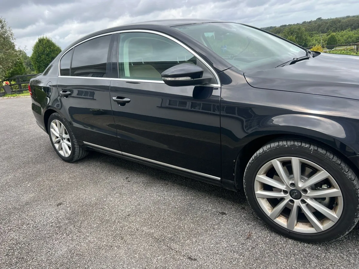 Volkswagen Passat - Image 3