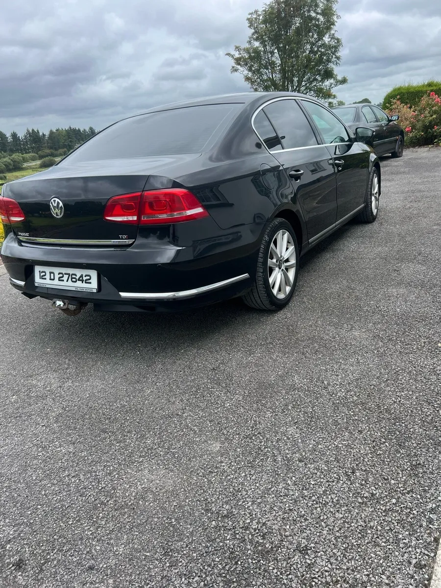 Volkswagen Passat - Image 1