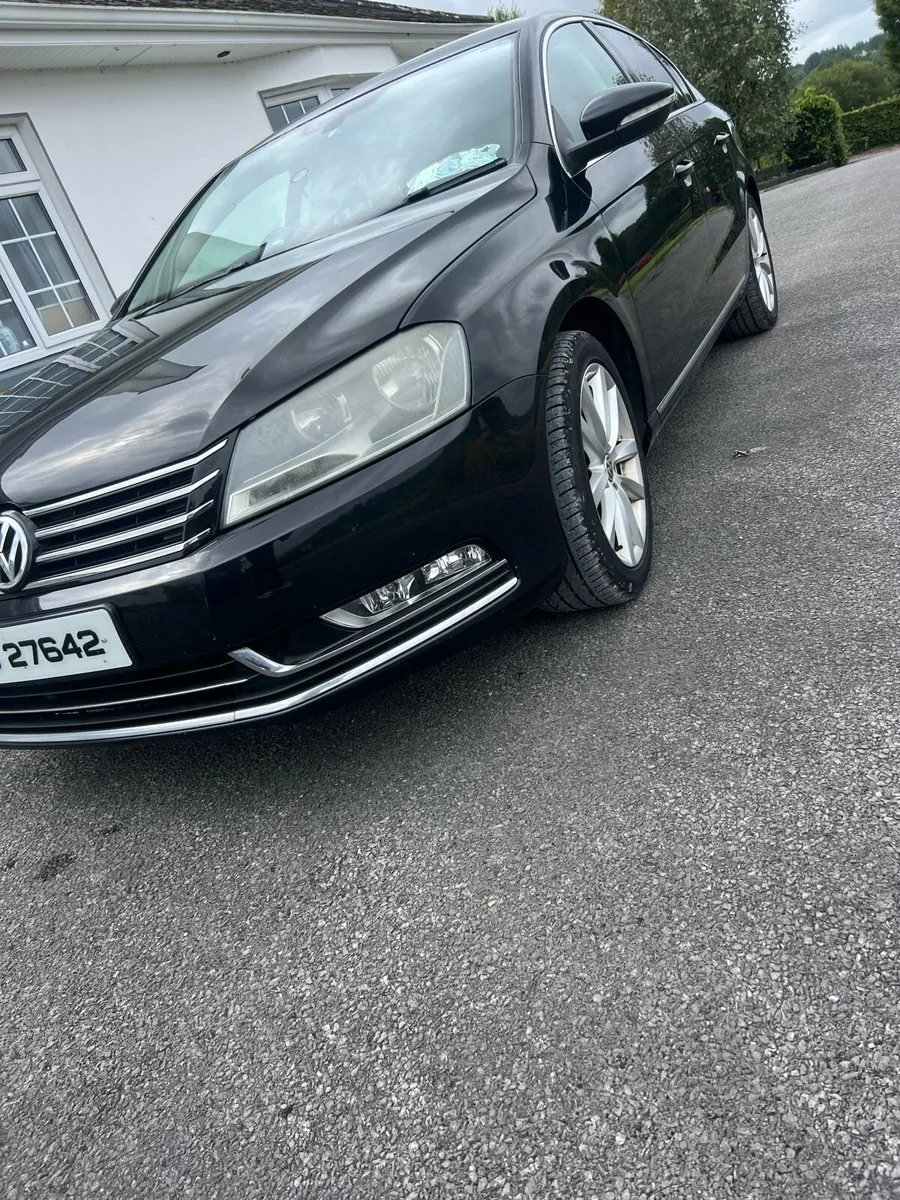 Volkswagen Passat - Image 2