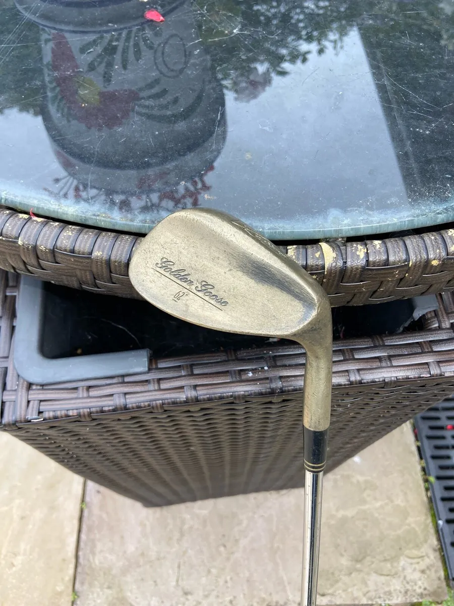 Golden. Goose.  62.  Degree. Wedge - Image 1
