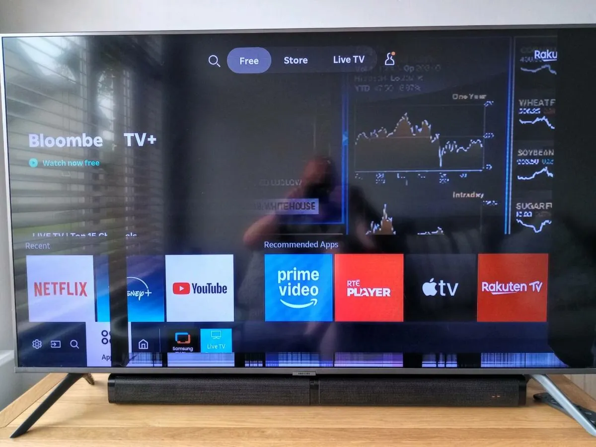 Samsung 50" for repair or parts damaged screen - Image 3