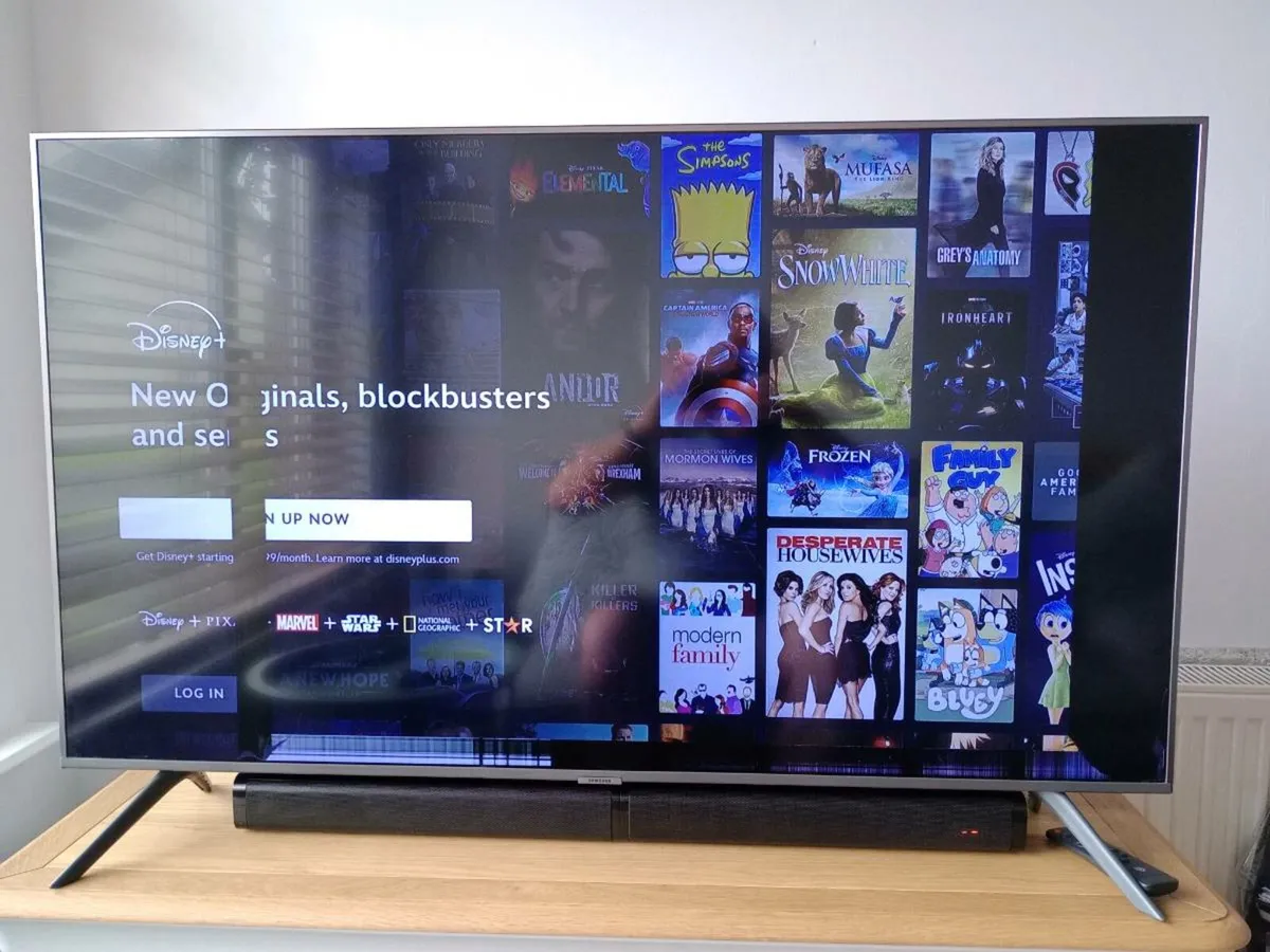 Samsung 50" for repair or parts damaged screen - Image 4