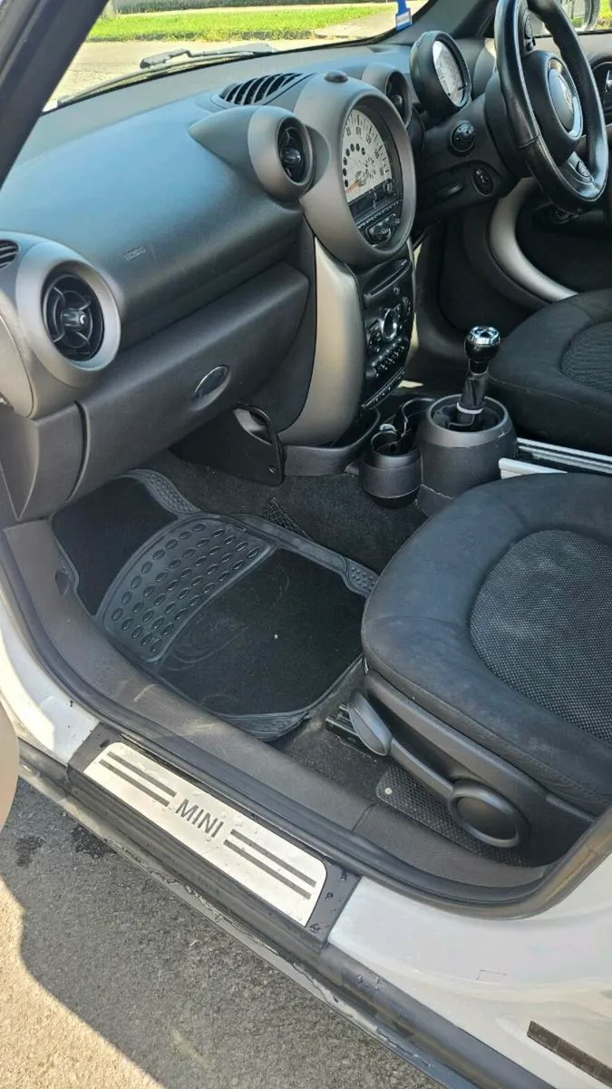 Mini One Countryman 2012 - Image 3