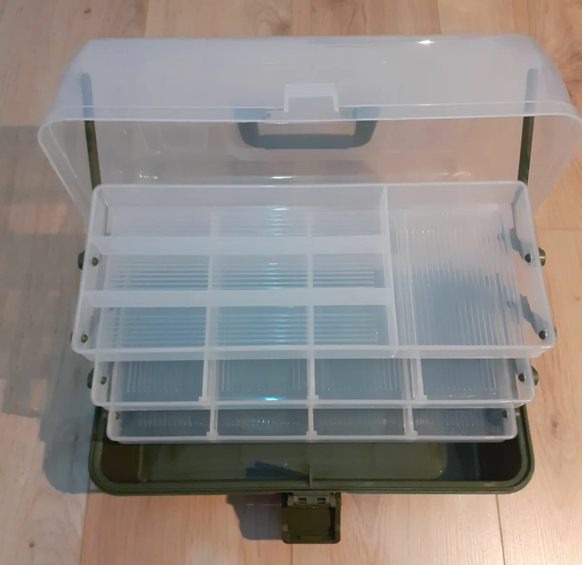 Fishing tackle box medium size. - Image 2