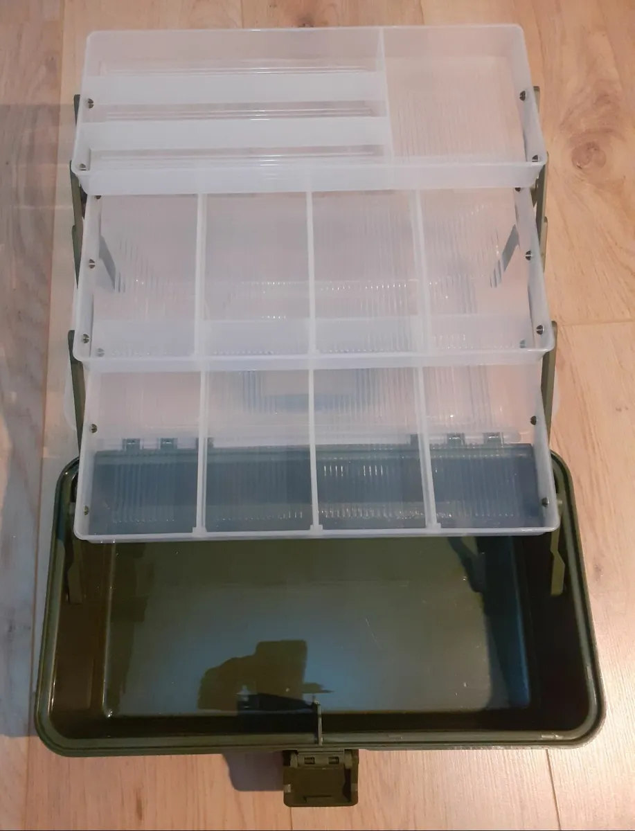 Fishing tackle box medium size. - Image 4