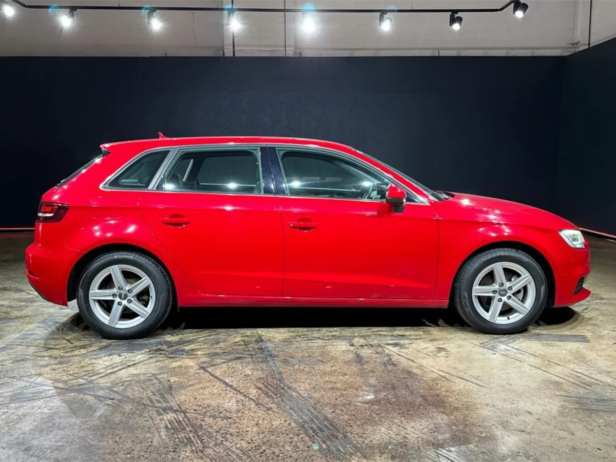 Audi A3 1.4 TFSI AUTOMATIC - CRUISE CONTROL - A/C - Image 3