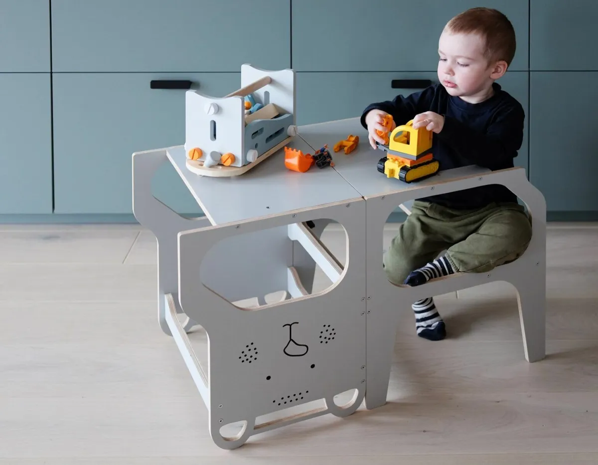 Learning tower - table and chair - Image 4