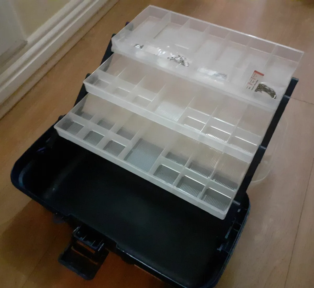Fishing tackle box medium size. - Image 3