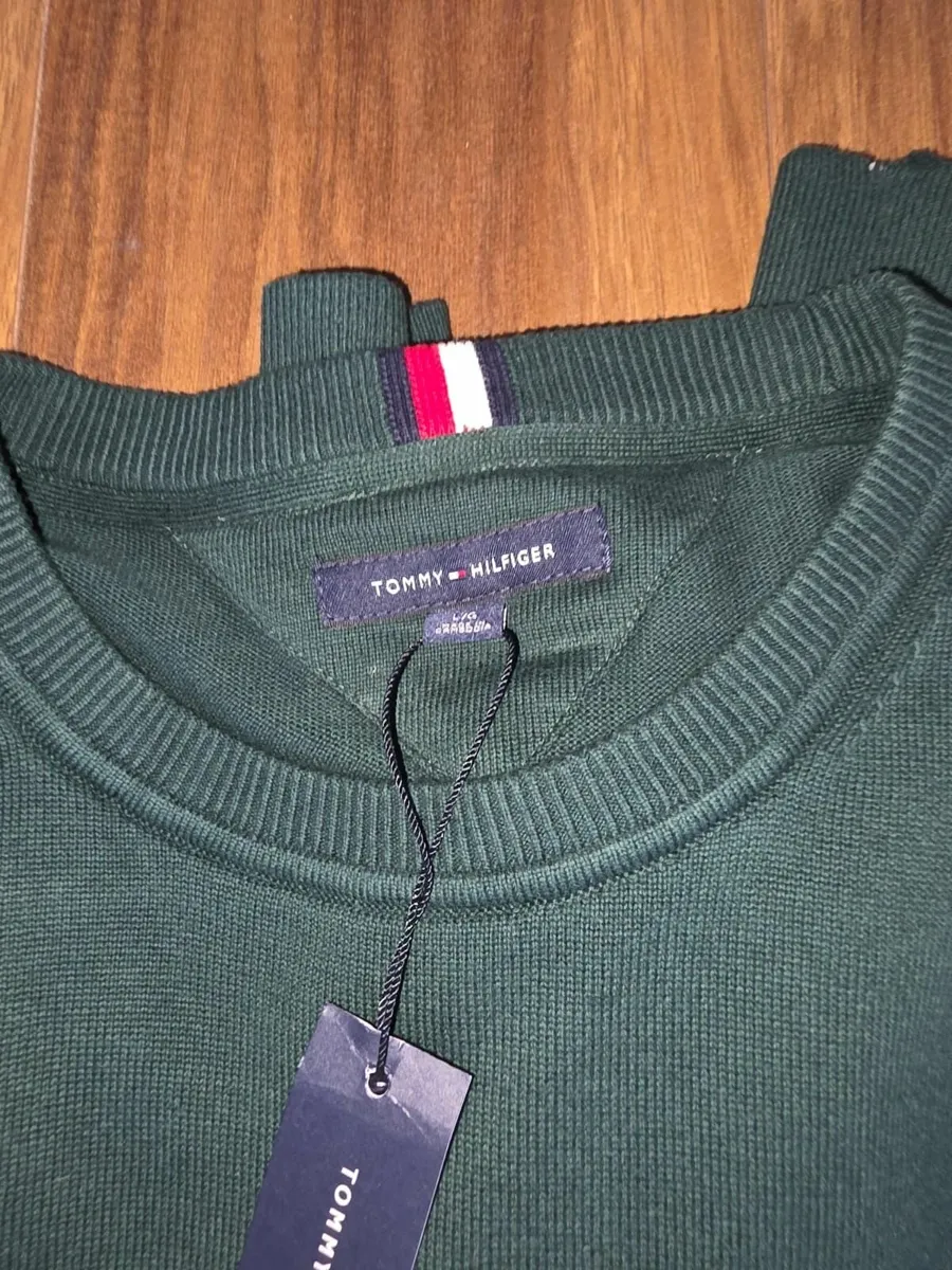 BNWT mens large Tommy Hilfiger jumper - Image 2