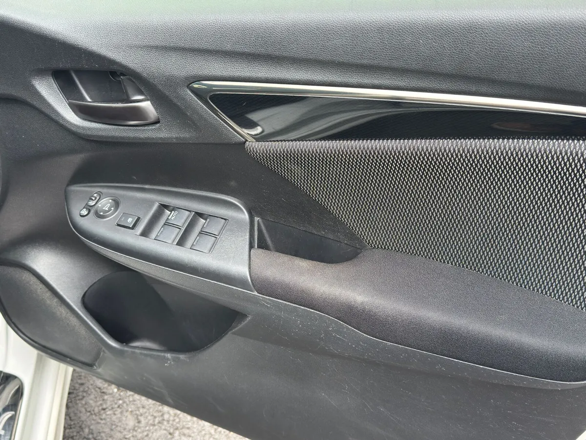 honda fit 2018 - Image 4