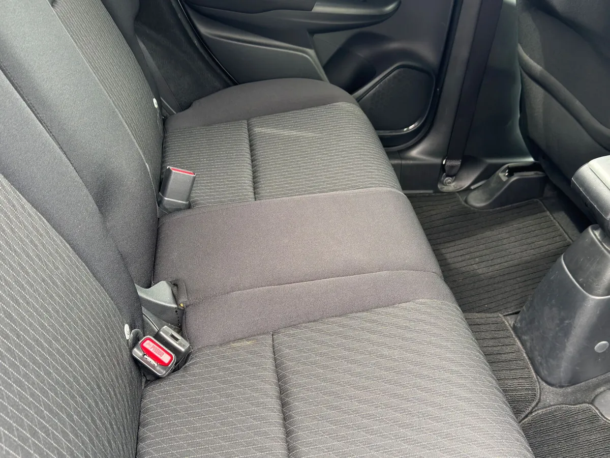 Honda fit 2018 - Image 8
