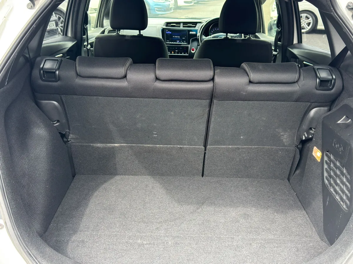Honda fit 2018 - Image 10
