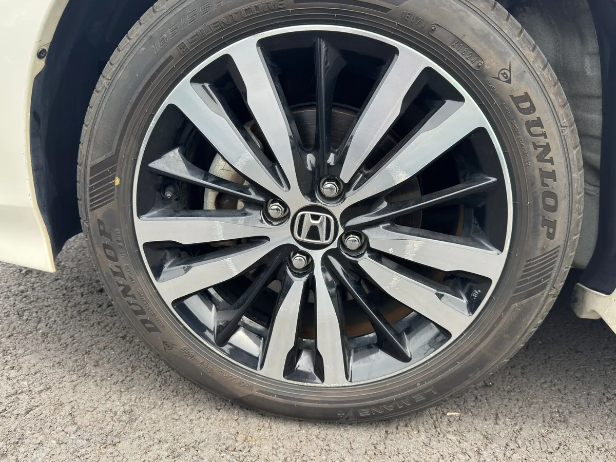 Honda fit 2018 - Image 14