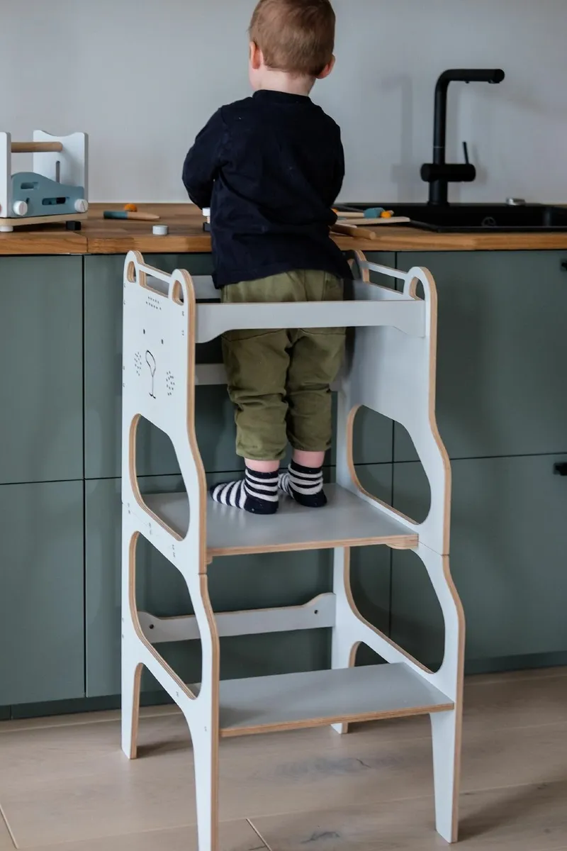 Learning tower - table and chair - Image 2