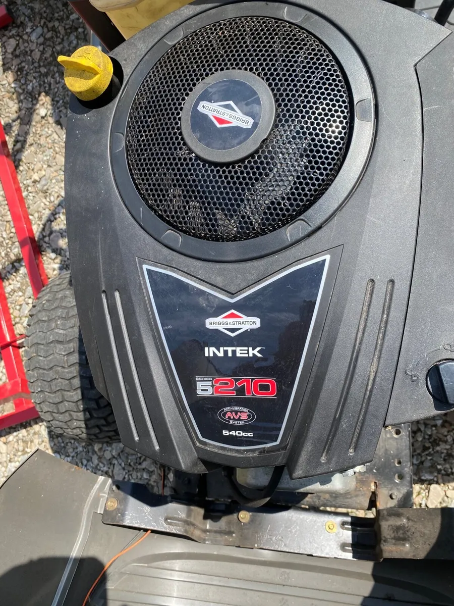Ride on lawnmower - Image 2