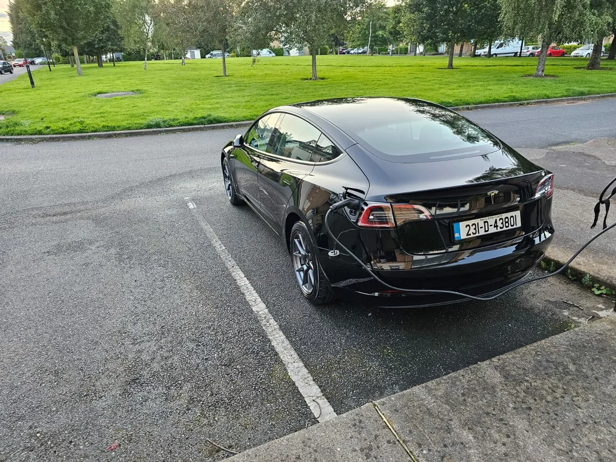 Tesla Model 3 - Image 3