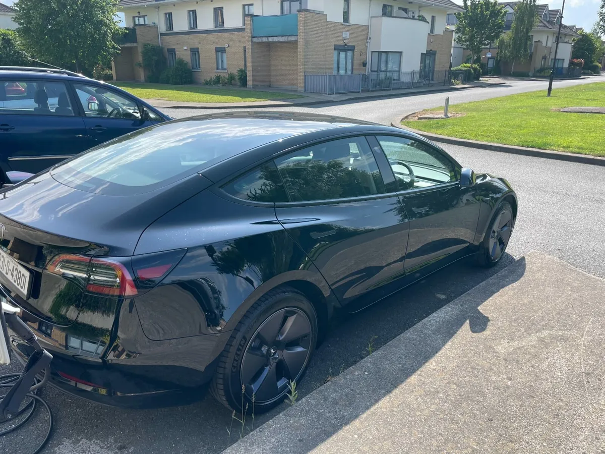 Tesla Model 3 - Image 4