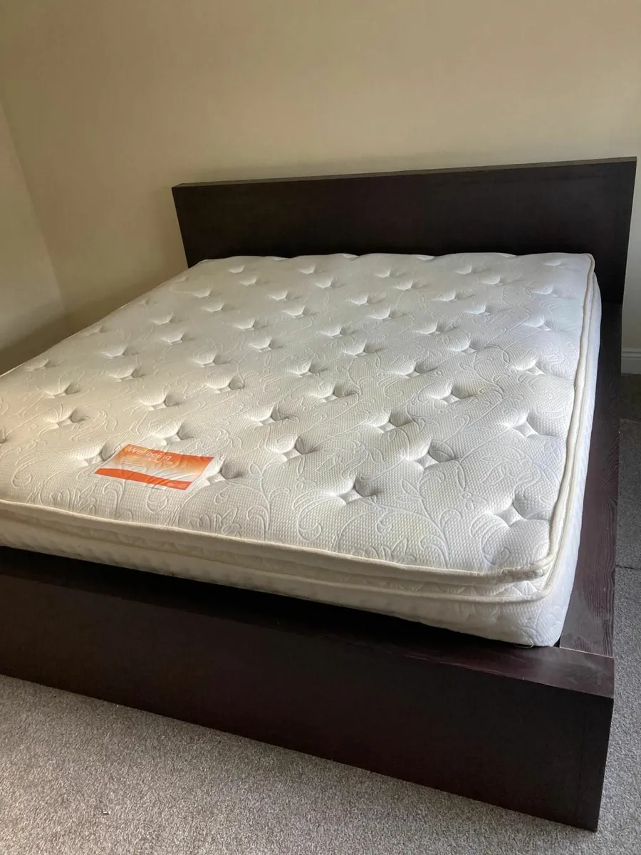 Bed and mattress - Image 1