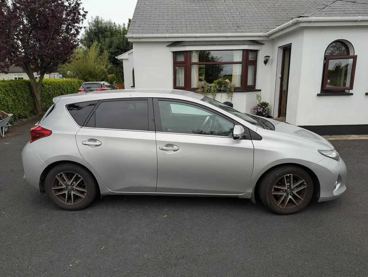 Toyota Auris Sol 2015 - Image 1