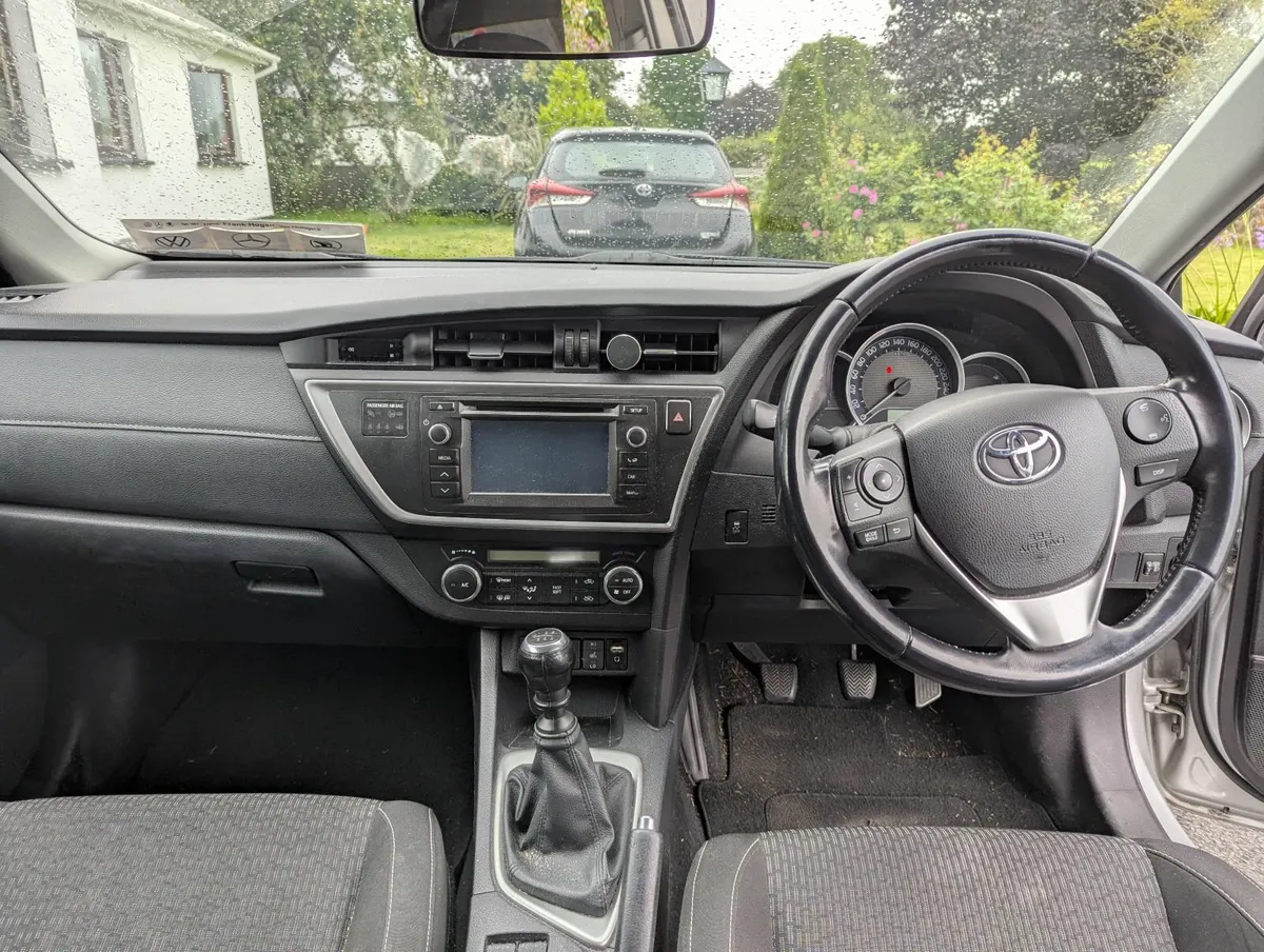 Toyota Auris Sol 2015 - Image 4