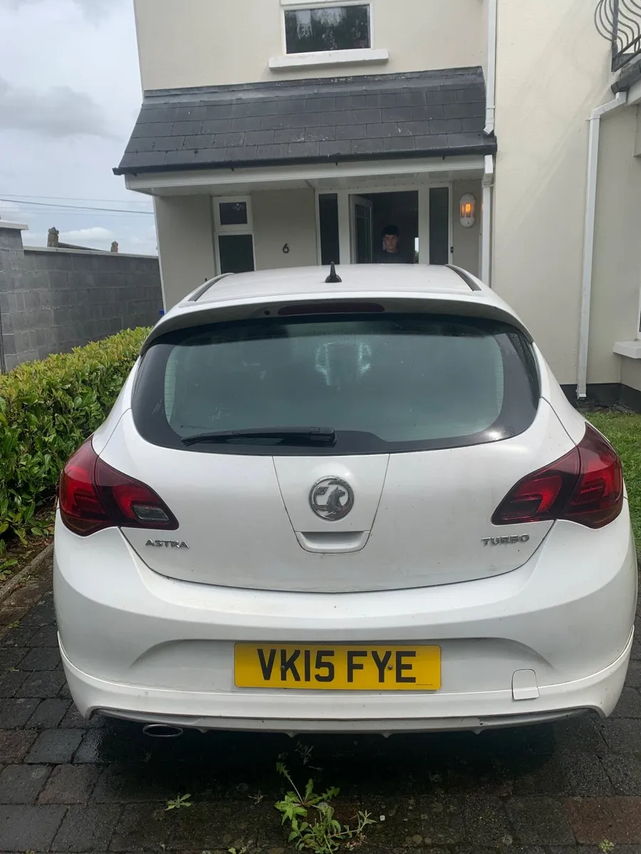Vauxhall Astra 2015 - Image 1