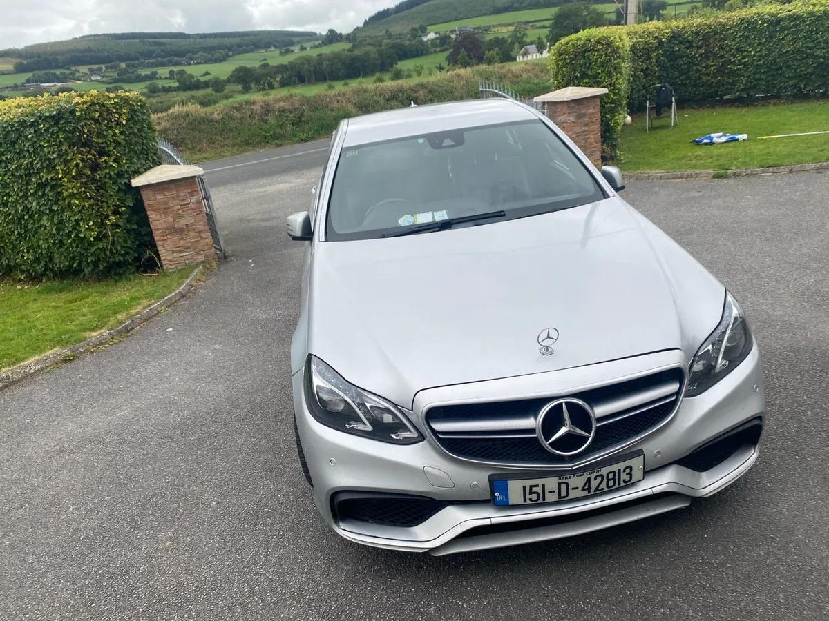 Mercedes Benz E-Class E300 Bluetec SE - Image 2