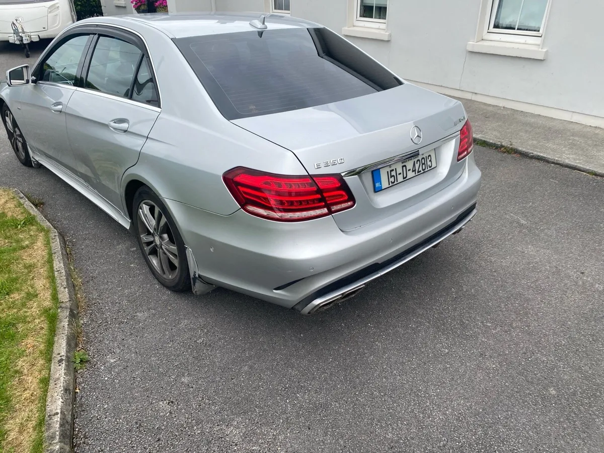 Mercedes Benz E-Class E300 Bluetec SE - Image 4