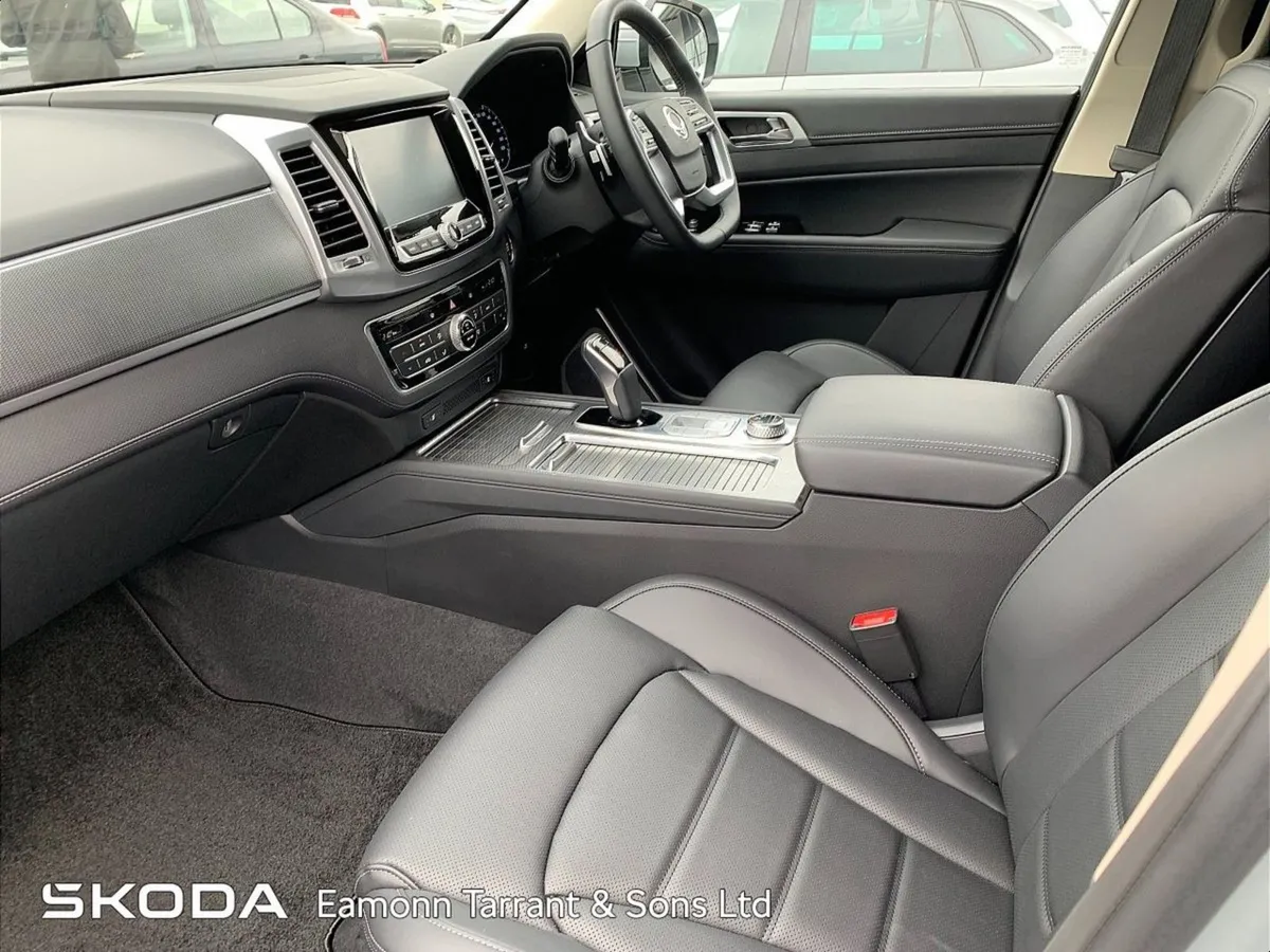 Ssangyong Rexton Rexton 2.2 P/T 4WD 2 Seat COM - Image 4