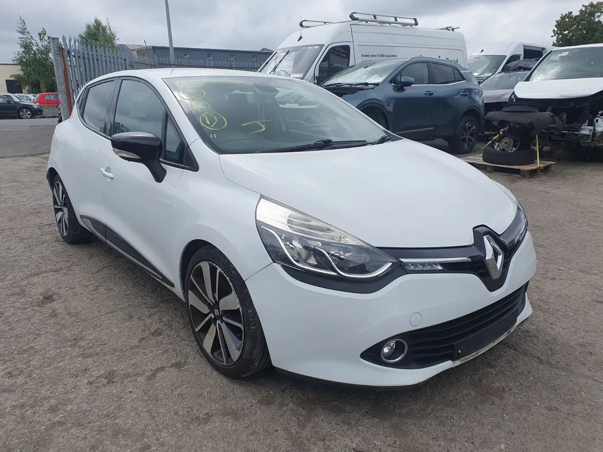 13 RENAULT CLIO  0.9 P FOR BREAKING - Image 1