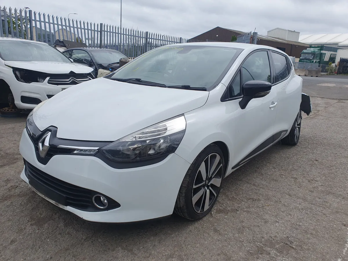 13 RENAULT CLIO  0.9 P FOR BREAKING - Image 2