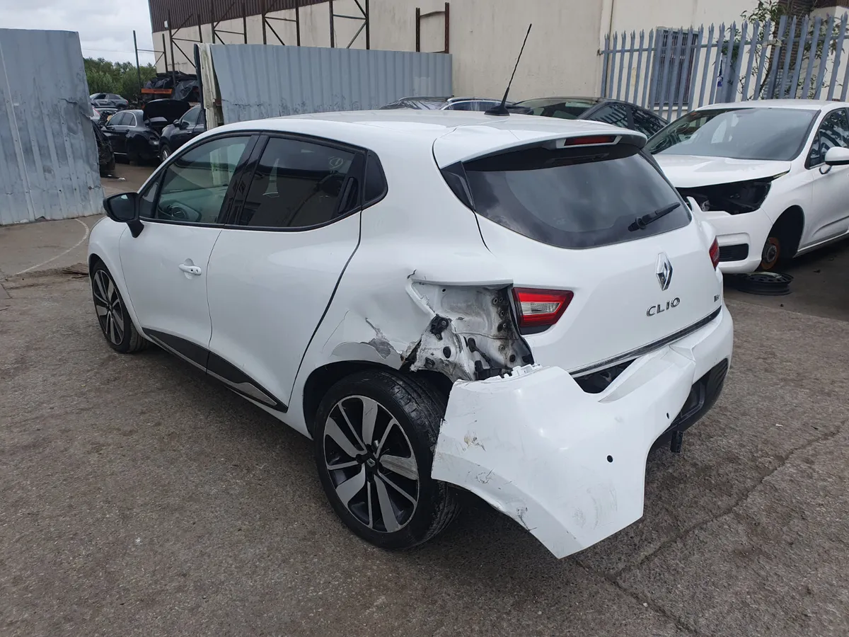 13 RENAULT CLIO  0.9 P FOR BREAKING - Image 3