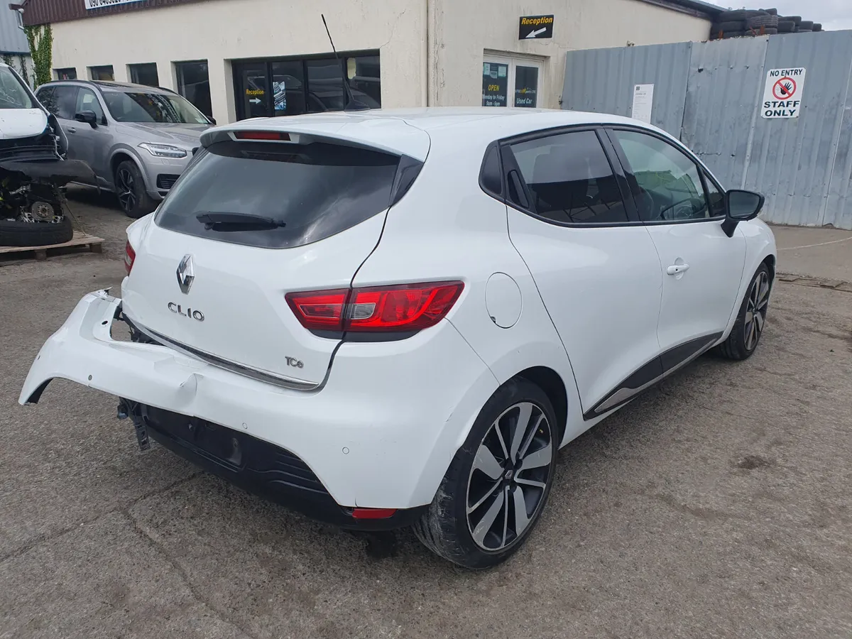 13 RENAULT CLIO  0.9 P FOR BREAKING - Image 4