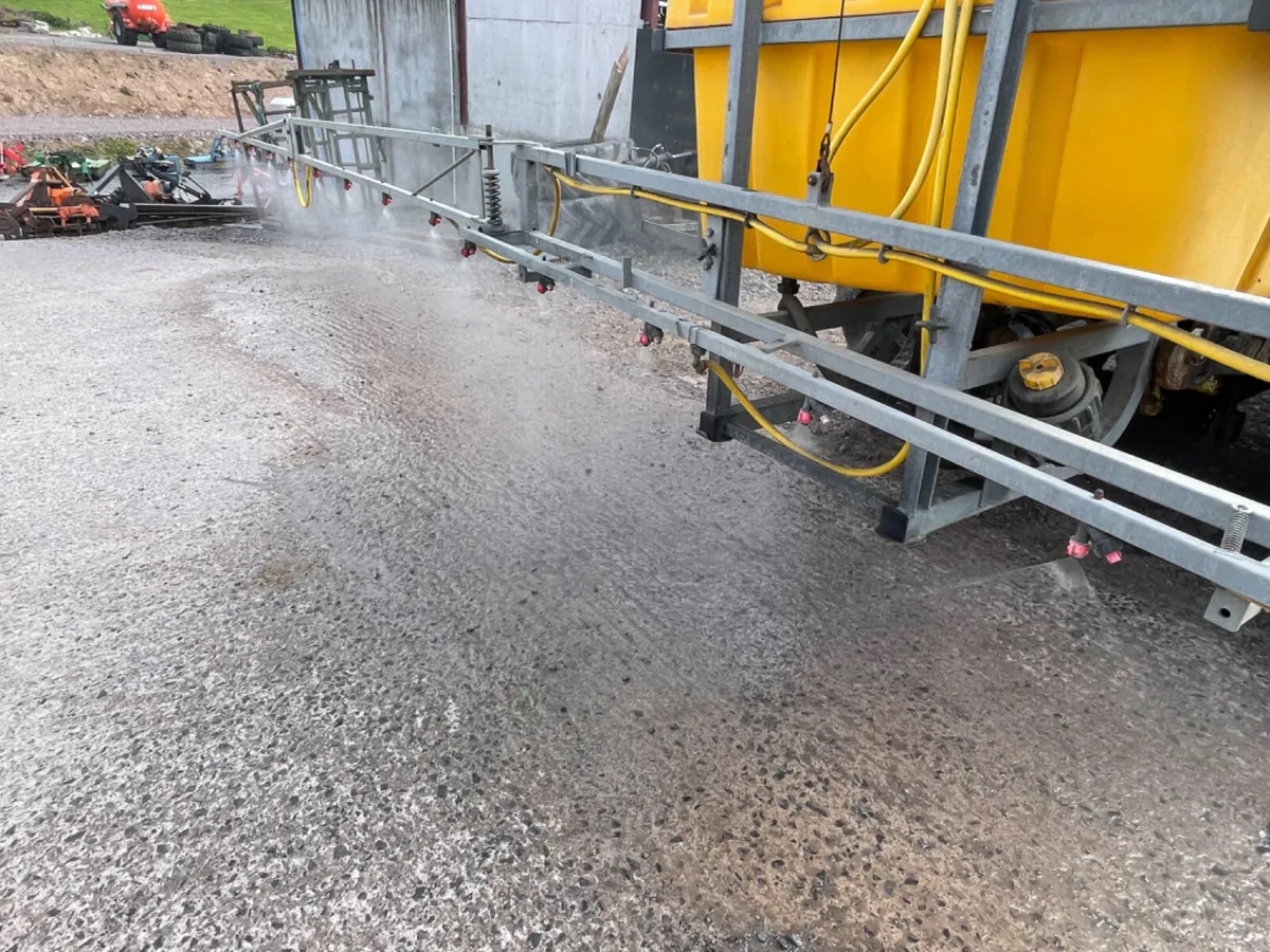 Jarmet 1000 litre sprayer - Image 3