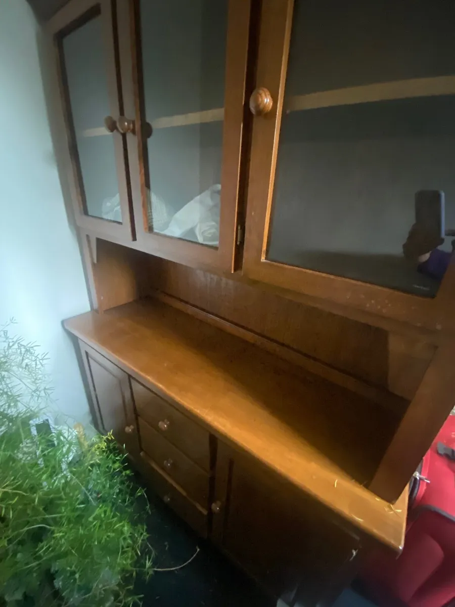 Dresser - Image 1