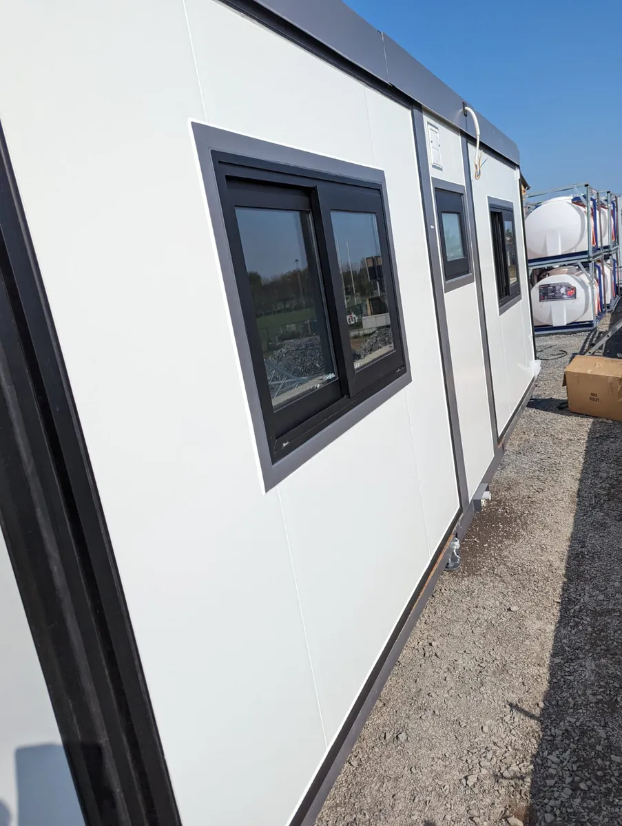 BID ONLINE NOW - 20FT X 10FT PORTABLE OFFICE - Image 4