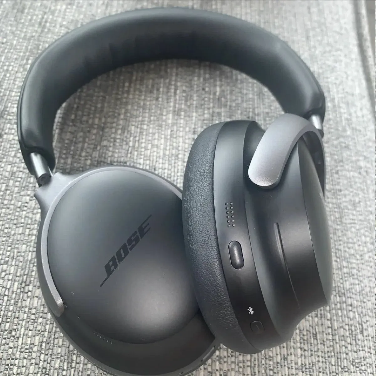 Bose QuietComfort Ultra Headphones black color - Image 2