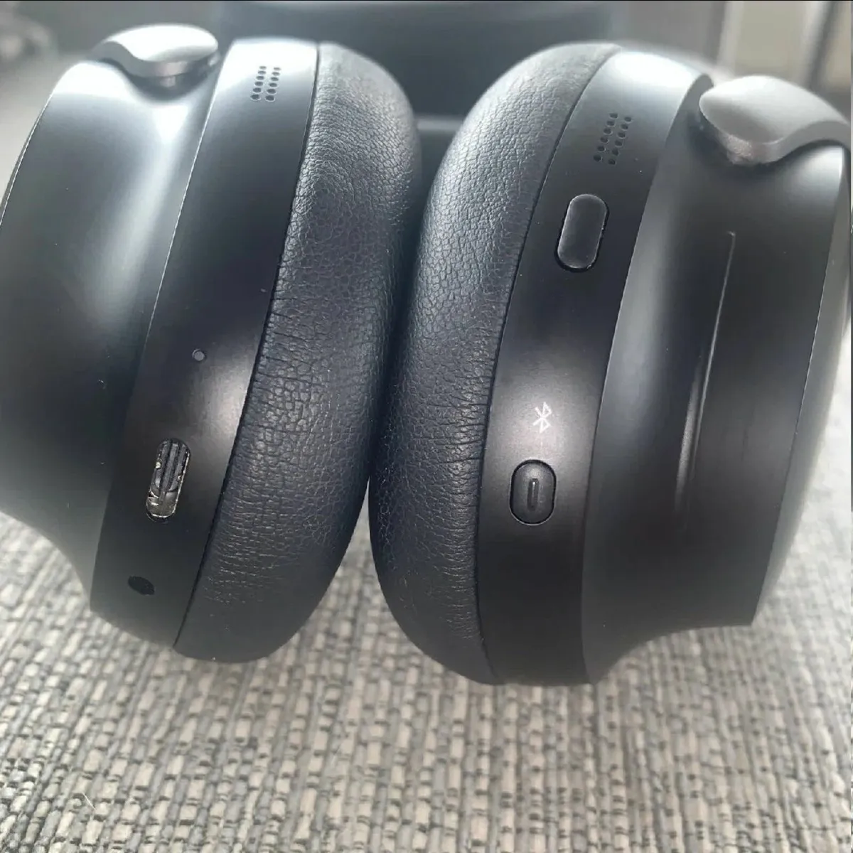 Bose QuietComfort Ultra Headphones black color - Image 3