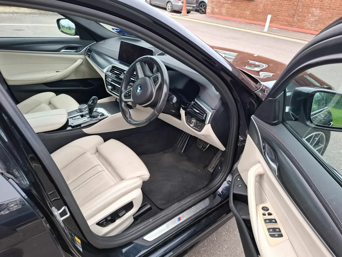 BMW 5-Series 2020 - Image 2