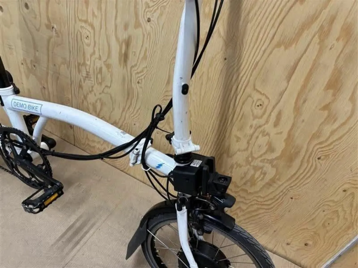Brompton Folding Electric Ex Demo Bike No Battery - Image 4