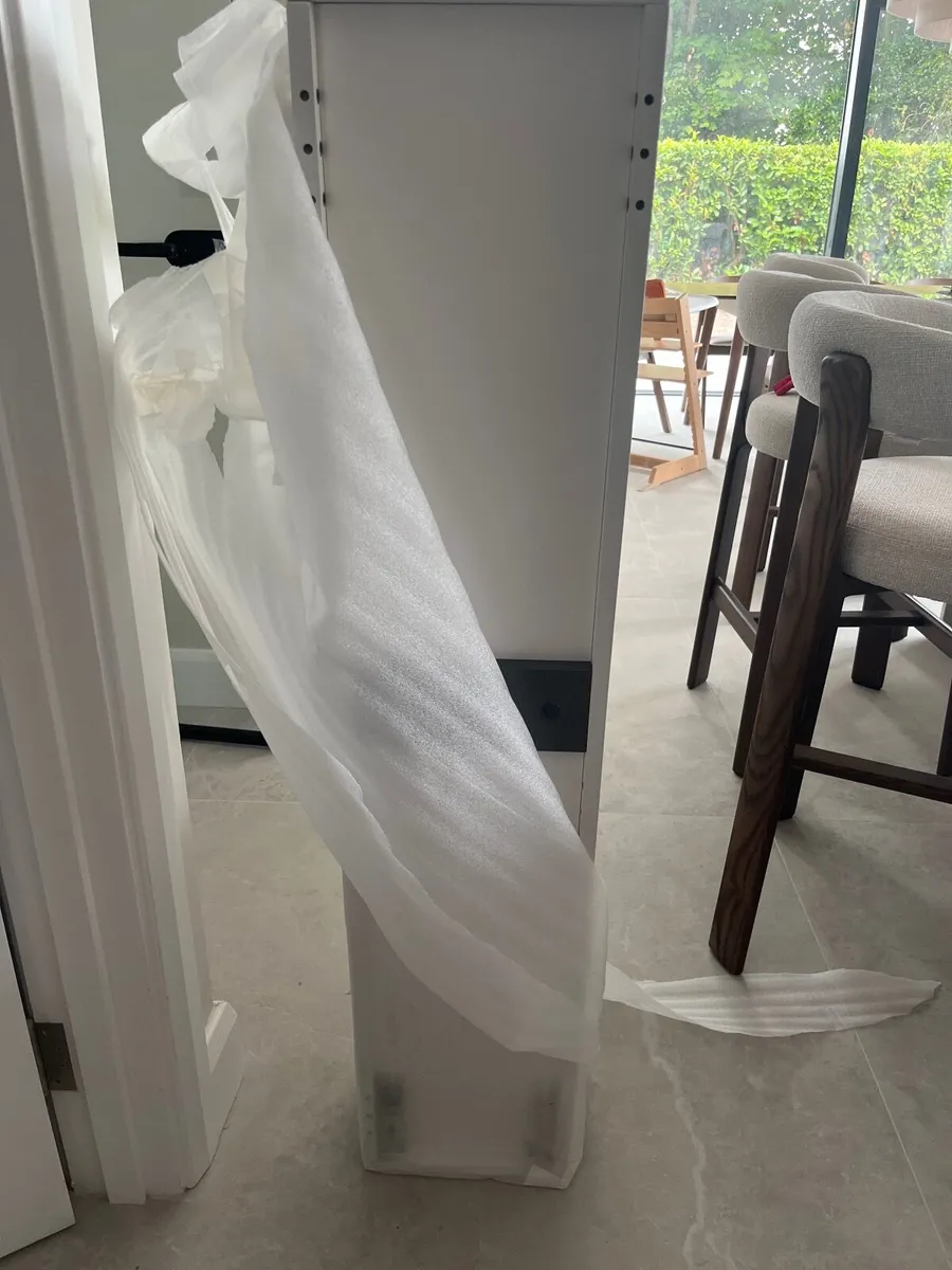 White Bathroom Cabinet. Brand new. Wall Hung. - Image 3