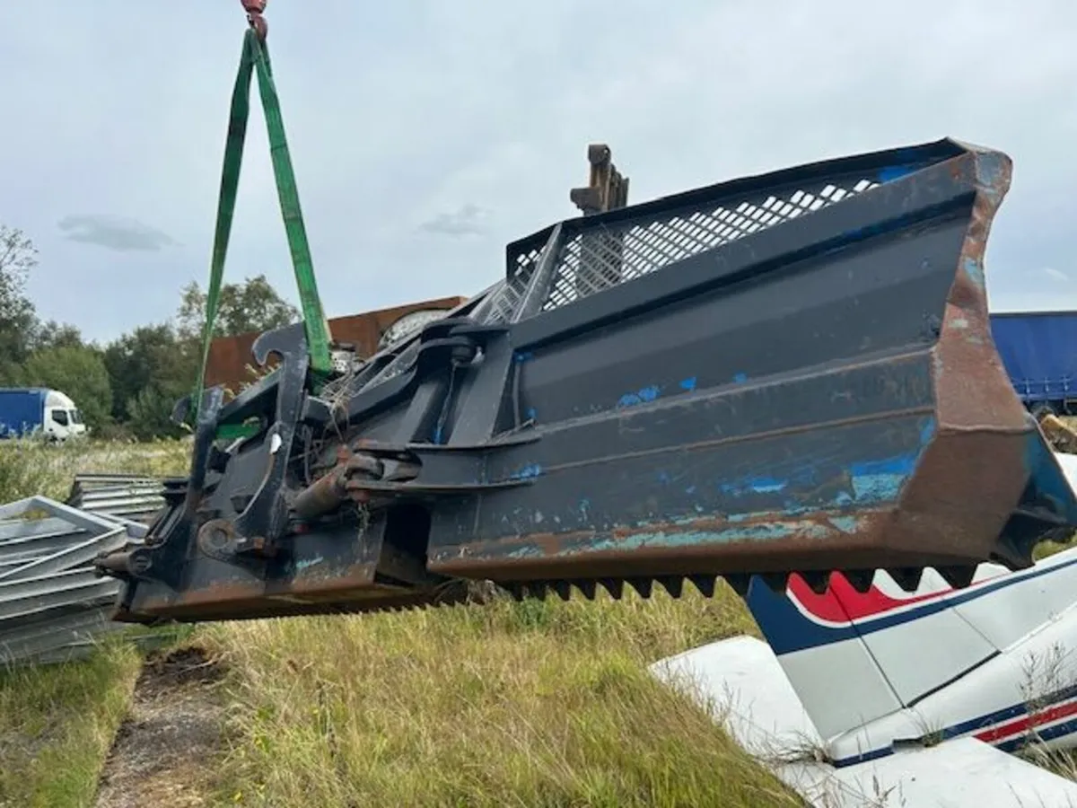 Loading Shovel Blade - Image 1