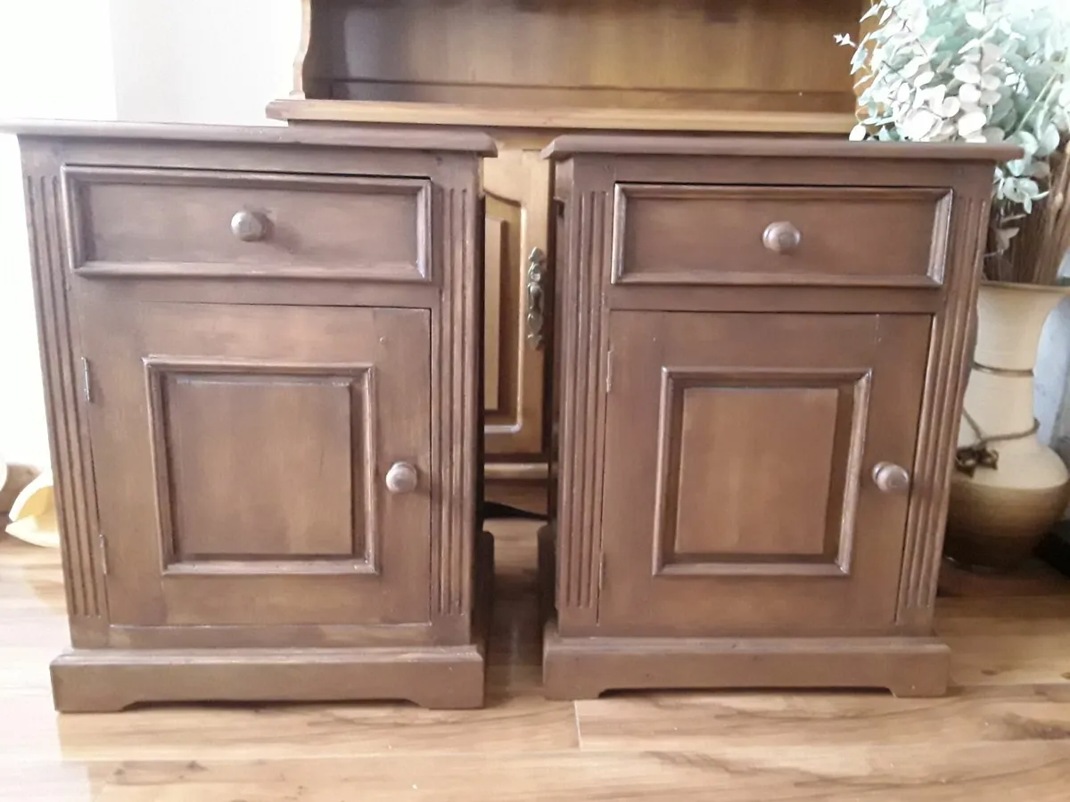 Two very large solid wooden lockers - Image 3