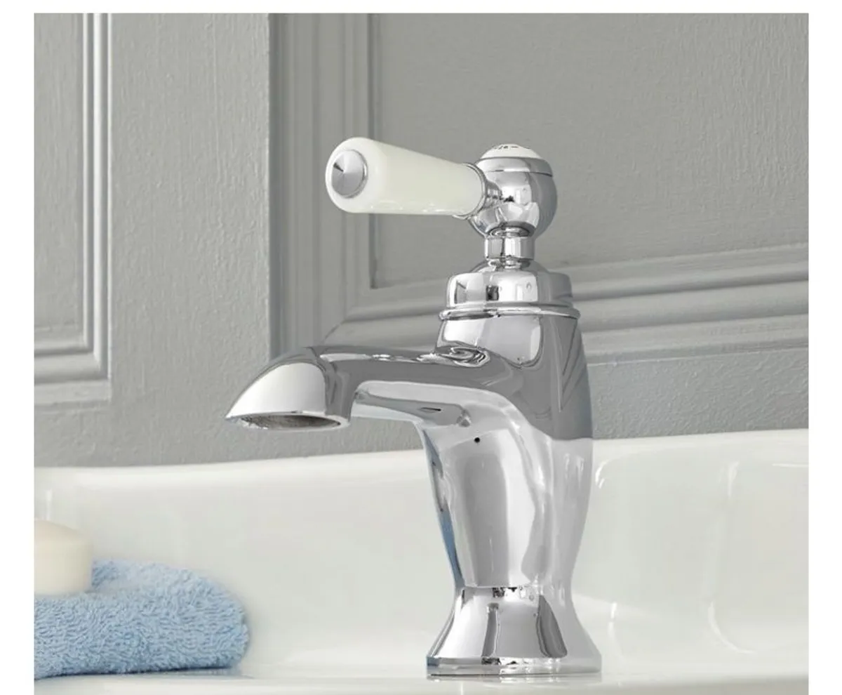 Single Lever Chrome Tap - Image 1