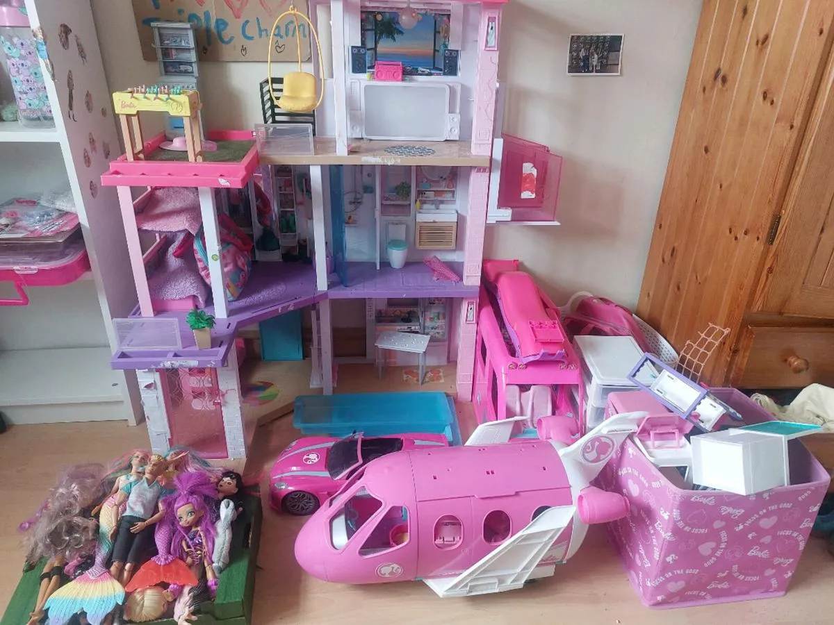 Barbie Dreamhouse bundle - Image 1