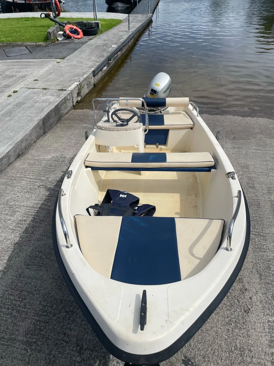 Boat - Image 1