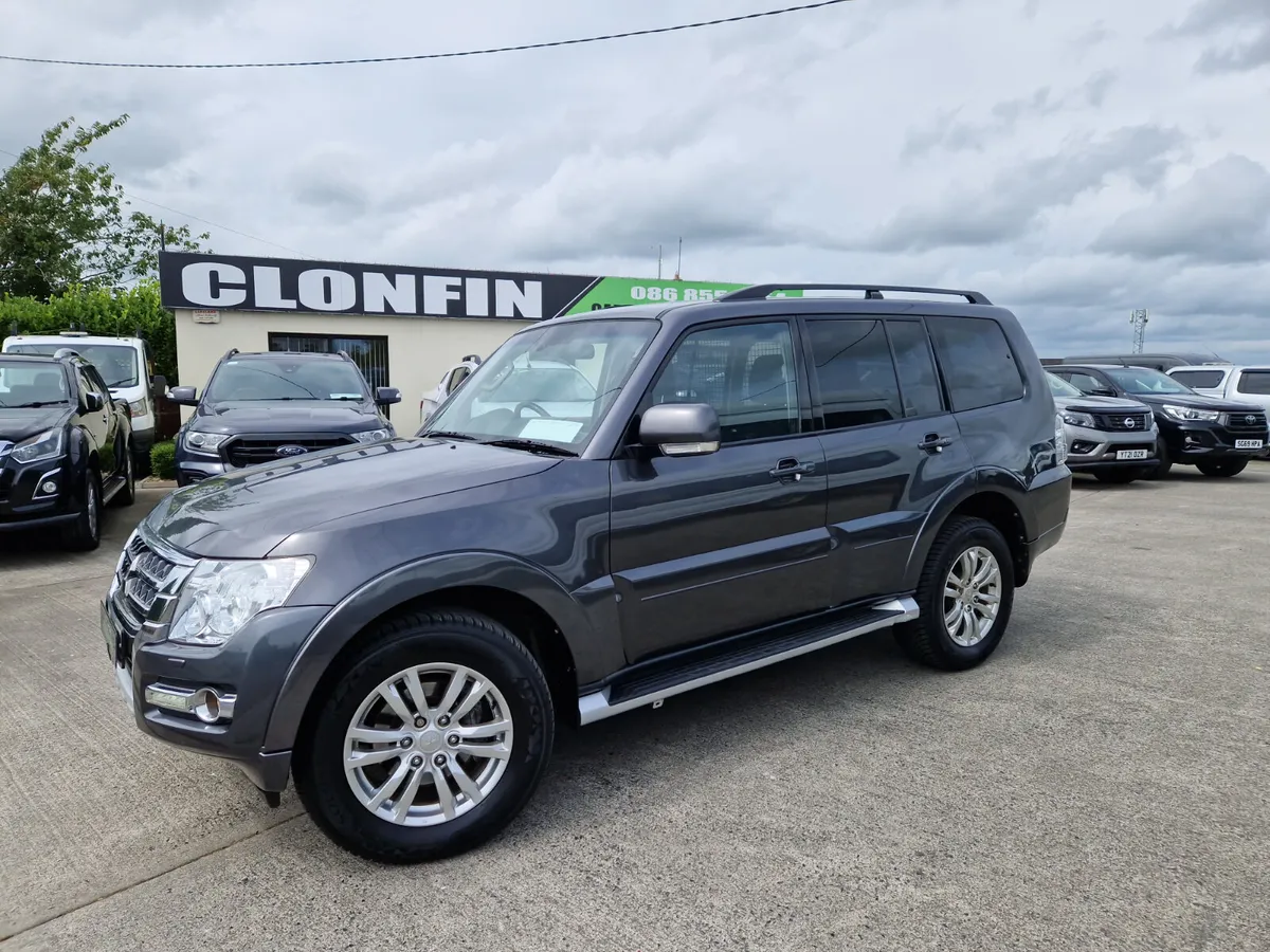 2017 MITSUBISHI PAJERO LWB AUTOMATIC 3.2L 2 SEATER - Image 3