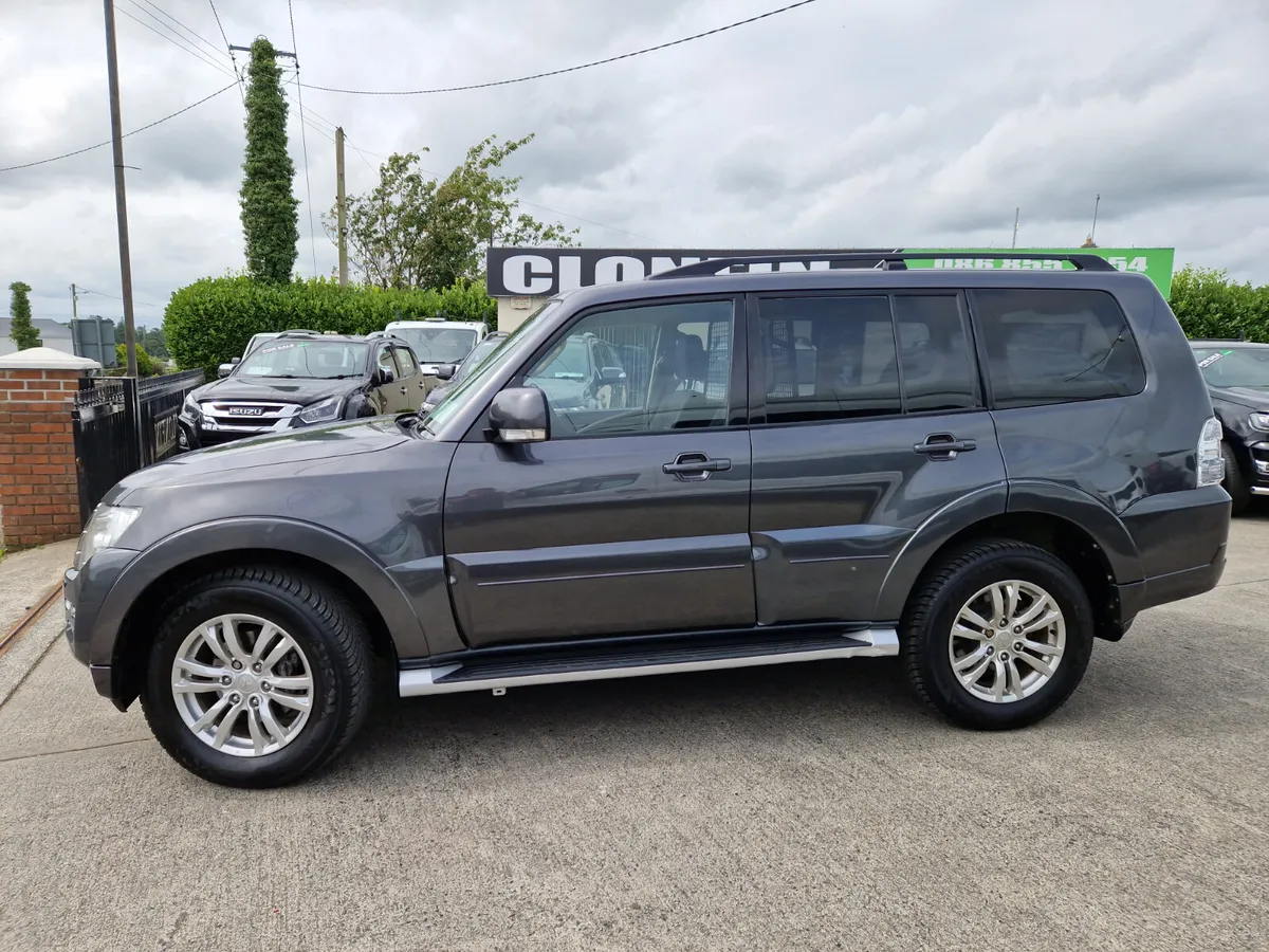 2017 MITSUBISHI PAJERO LWB AUTOMATIC 3.2L 2 SEATER - Image 4