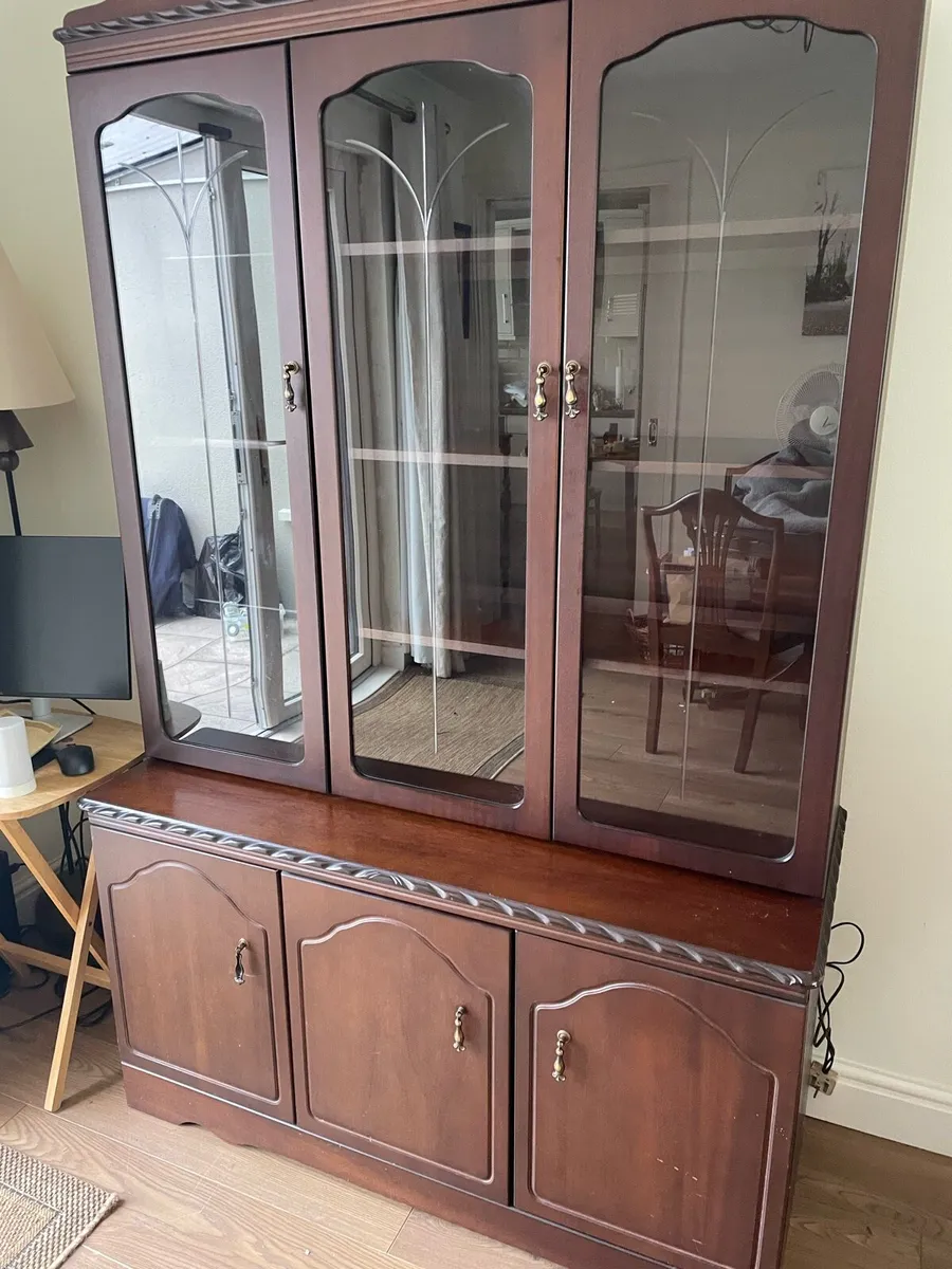 Display Cabinet - Image 1