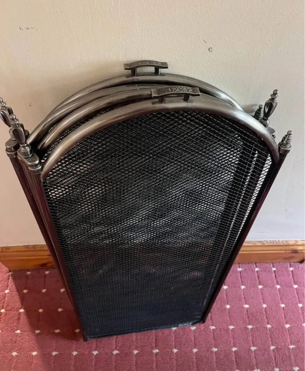 Fire screen - Image 1