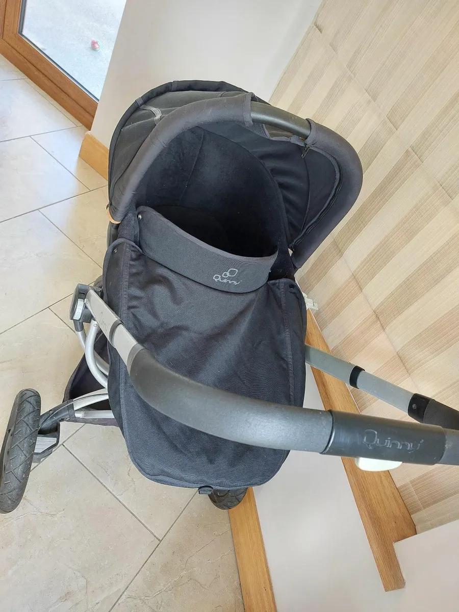 Quinny pushchair and carry cot - Image 3